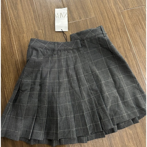 Zara Dresses & Skirts - Zara symmetrical waist pleated mini skirt